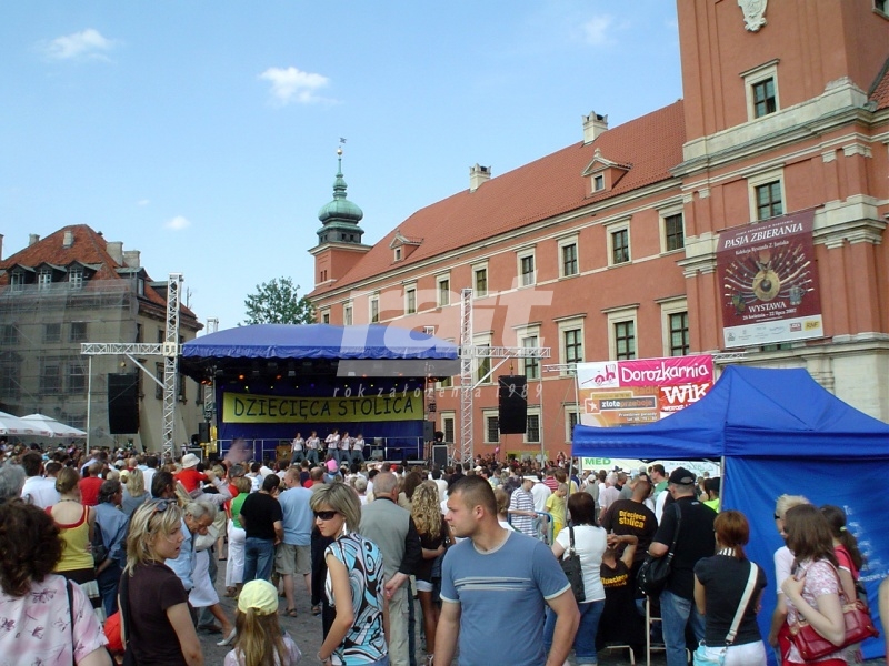Mała estrada RAJT na plenerowym pikniku rodzinnym